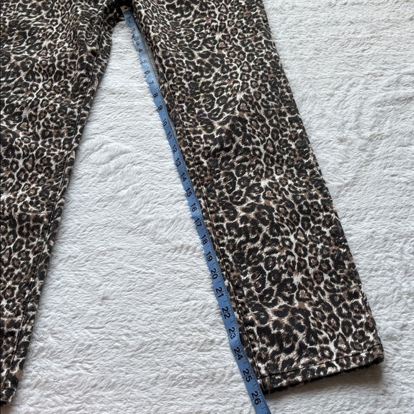 Fun Leopard Print Jeans - Picture 3 of 9